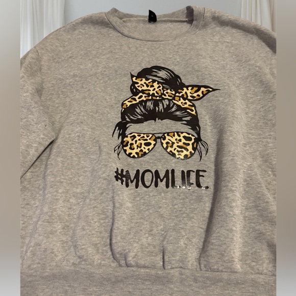 SHEIN Women’s Sweatshirt NWOT - Size 1XL - Picture 3 of 3